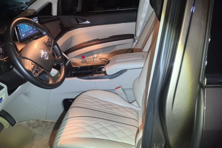 Used Buick GL8 2022 Land Business Class 652T Luxury Model Left Front Seat