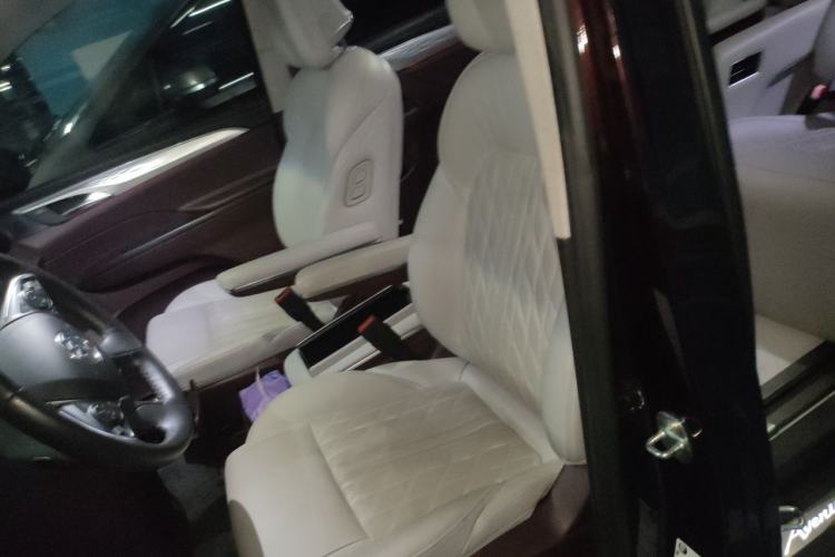 Used Buick GL8 2022 Facelift Avenir Aivia Six-Seat Deluxe Edition Left Front Seat