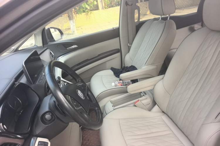 Used Buick GL8 2022 Land Business Class 652T Luxury Model Left Front Seat
