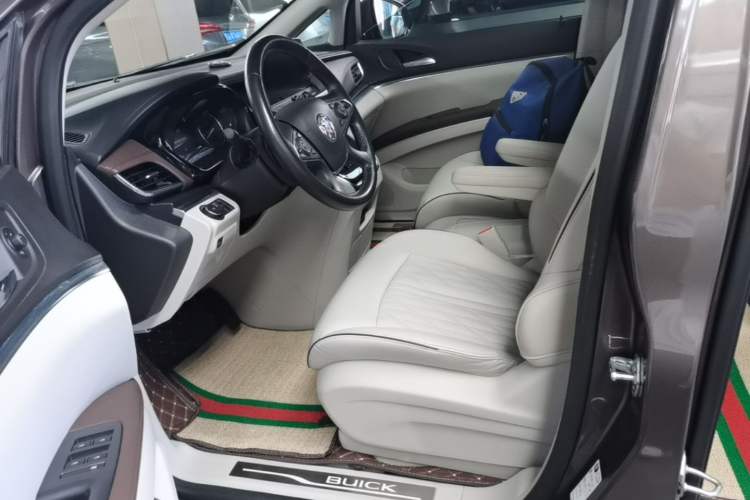 Used Buick GL8 2022 Land Executive Class 652T Prestige Model Left Front Seat