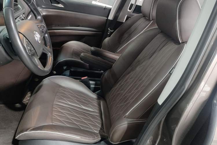 Used Buick GL8 2022 Land Business Class 652T Luxury Model Left Front Seat