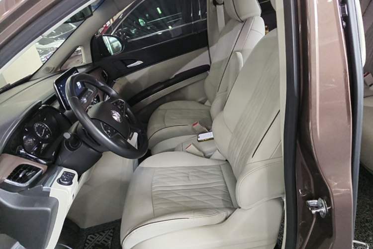 Used Buick GL8 2022 Land Business Class 652T Luxury Model Left Front Seat