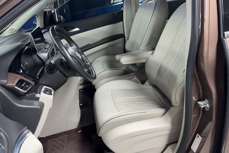 Used Buick GL8 2022 Land Business Class 652T Luxury Model Left Front Seat