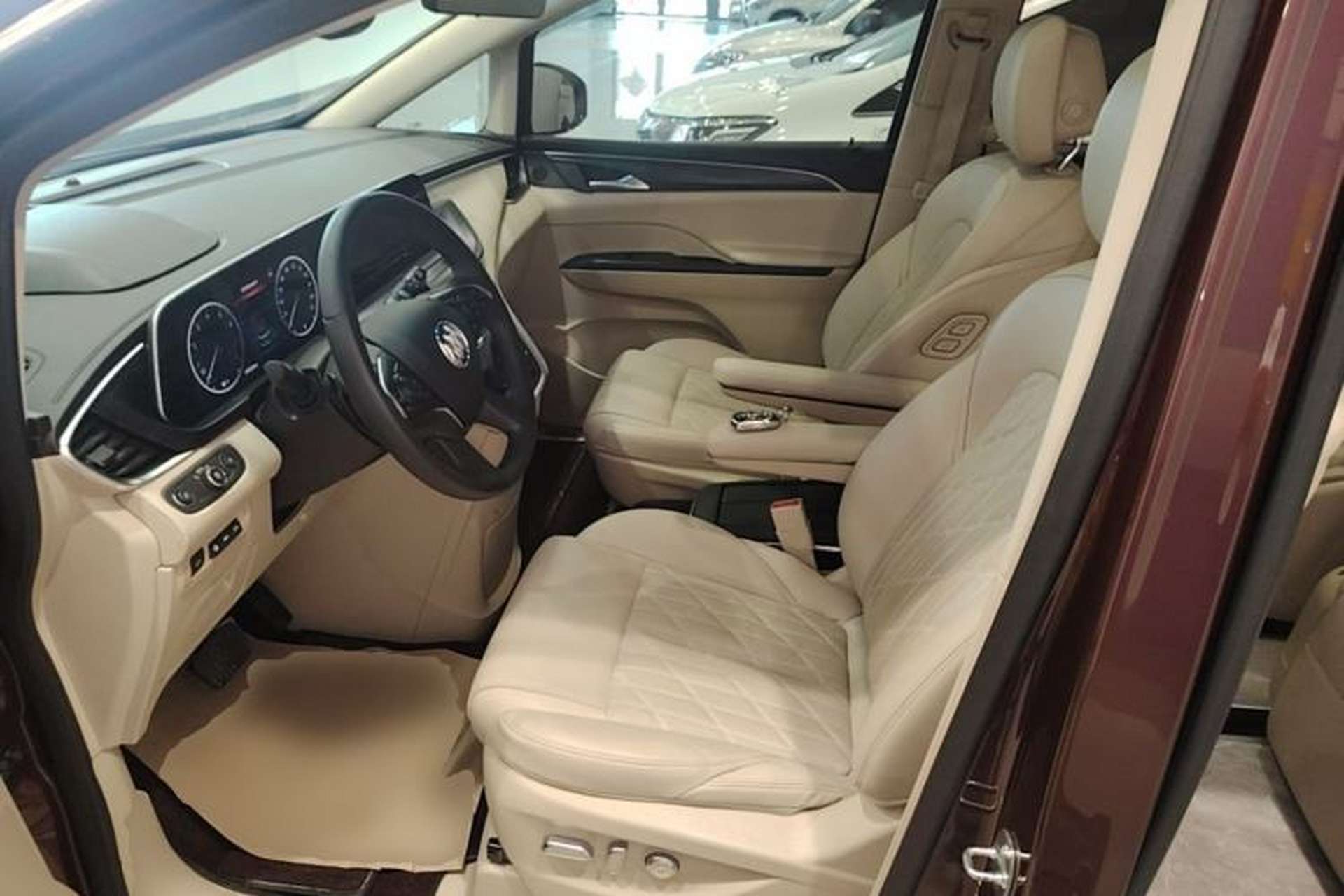 Used Buick GL8 2022 ES Landtrek 653T Smart Flagship Model Left Front Seat