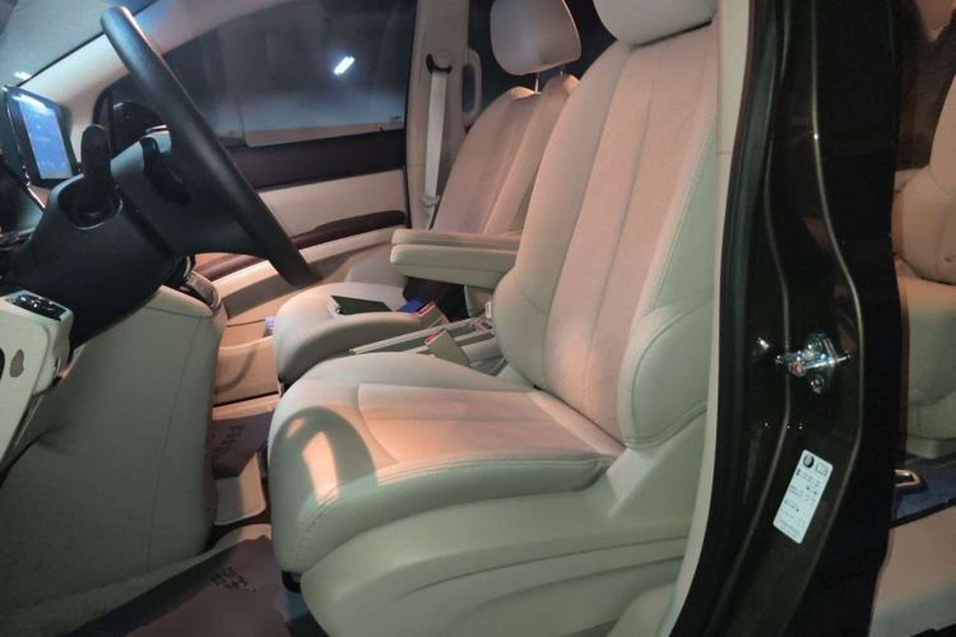 Used Buick GL8 2022 Land Cruiser Executive Class 652T Comfort Model Left Front Seat
