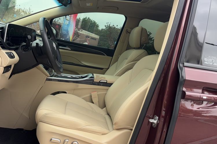 Used Buick GL8 2022 ES Landtrek 653T Luxury Edition Left Front Seat