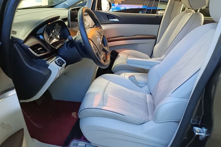 Used Buick GL8 2022 Land Business Class 652T Luxury Model Left Front Seat