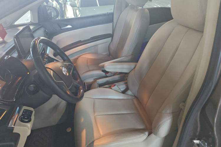 Used Buick GL8 2022 Land Cruiser Executive Class 652T Comfort Model Left Front Seat