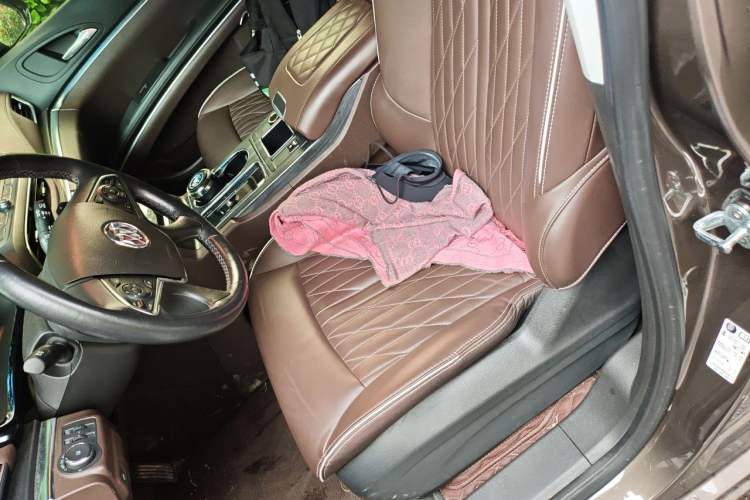 Used Buick GL8 2022 Land Business Class 652T Luxury Model Left Front Seat
