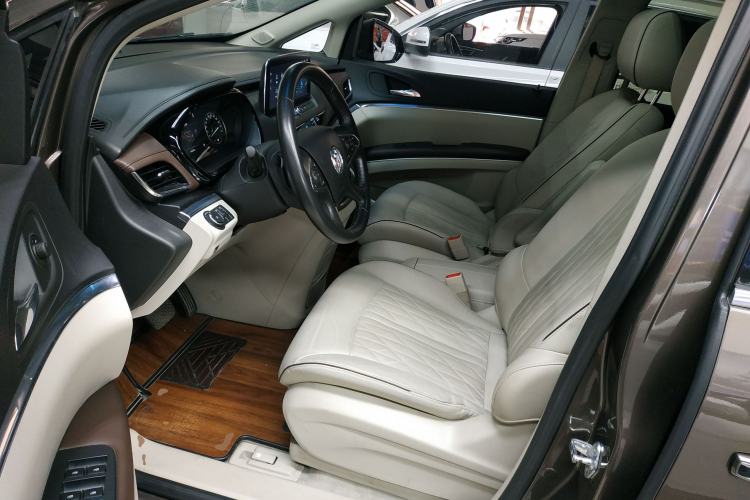 Used Buick GL8 2022 Land Business Class 652T Luxury Model Left Front Seat