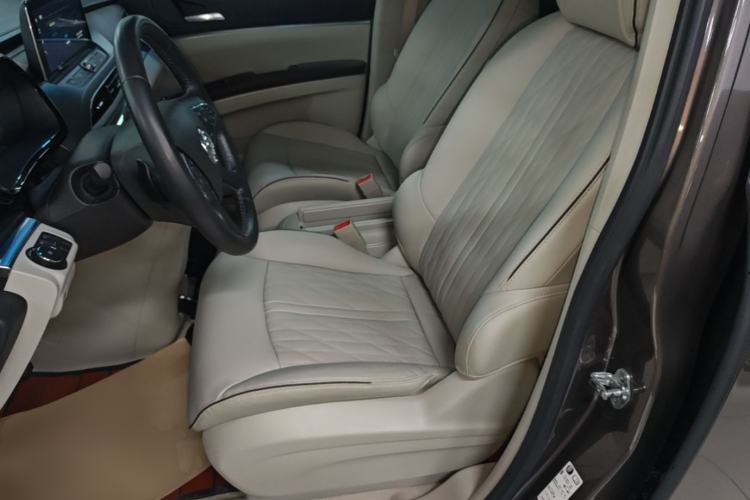 Used Buick GL8 2022 Land Business Class 652T Luxury Model Left Front Seat