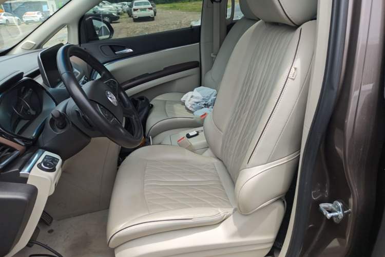 Used Buick GL8 2022 Land Business Class 652T Luxury Model Left Front Seat