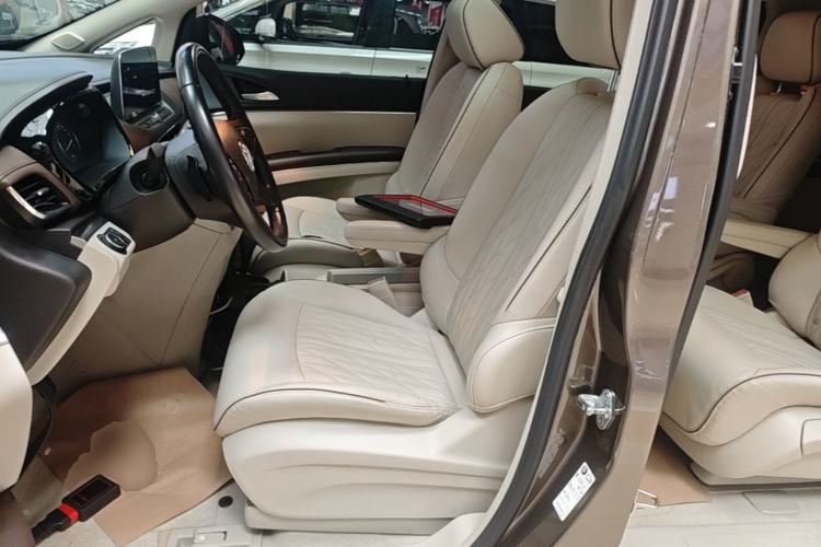 Used Buick GL8 2022 Land Business Class 652T Luxury Model Left Front Seat