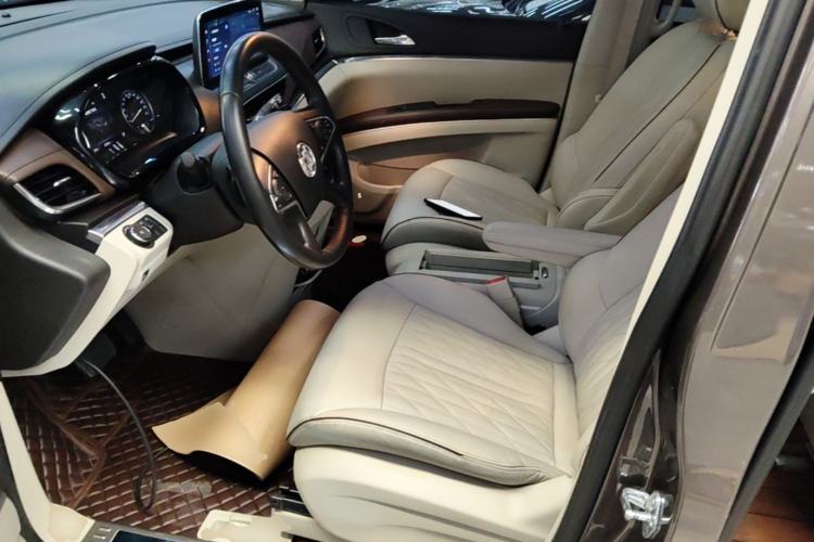 Used Buick GL8 2022 Land Business Class 652T Luxury Model Left Front Seat