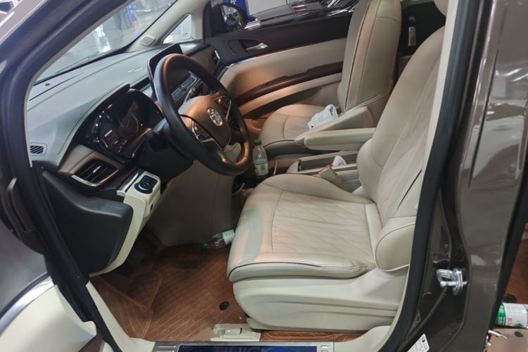 Used Buick GL8 2022 Land Business Class 652T Luxury Model Left Front Seat