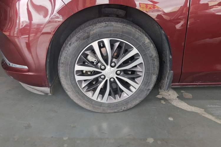Used Buick GL8 2022 ES Landtrek 653T Comfort Edition Left Front Wheel Hub