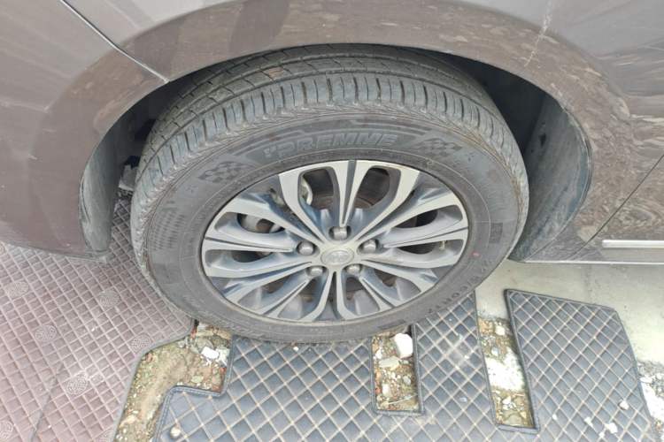 Used Buick GL8 2022 Land Business Class 652T Luxury Model Left Front Wheel Hub