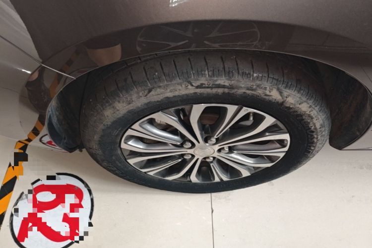 Used Buick GL8 2022 Land Cruiser Executive Class 652T Comfort Model Left Front Wheel Hub
