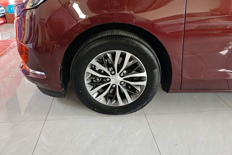 Used Buick GL8 2022 ES Landtrek 653T Comfort Edition Left Front Wheel Hub