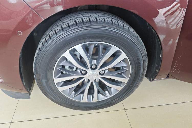 Used Buick GL8 2022 ES Landtrek 653T Luxury Edition Left Front Wheel Hub