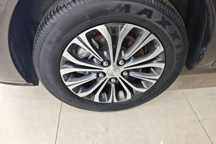 Used Buick GL8 2022 Land Executive Class 652T Prestige Model Left Front Wheel Hub