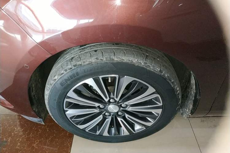Used Buick GL8 2022 ES Land Cruiser 653T Luxury Model Left Front Wheel Hub