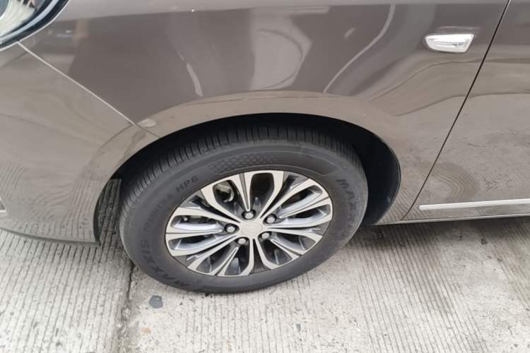 Used Buick GL8 2022 Land Business Class 652T Luxury Model Left Front Wheel Hub