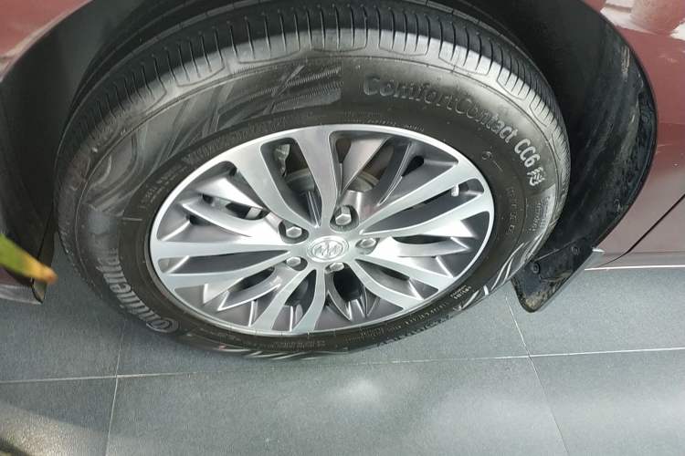 Used Buick GL8 2022 ES Landtrek 653T Luxury Edition Left Front Wheel Hub