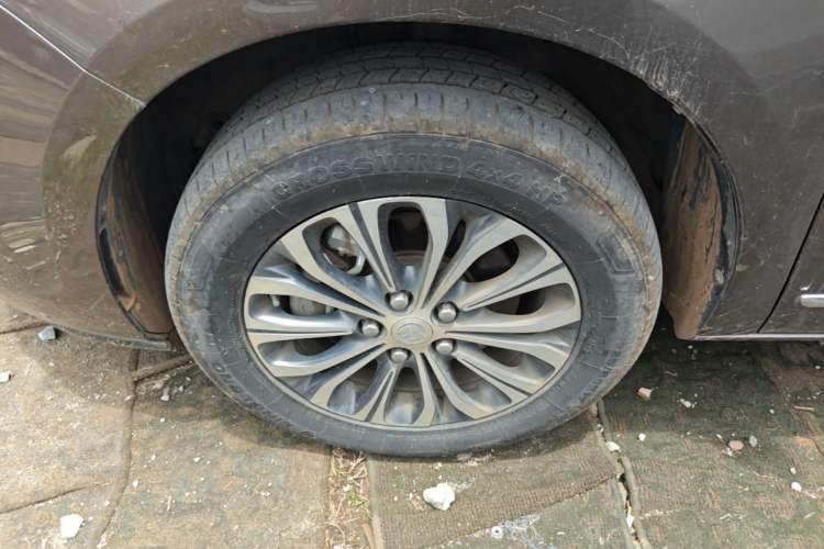 Used Buick GL8 2022 Land Business Class 652T Luxury Model Left Front Wheel Hub