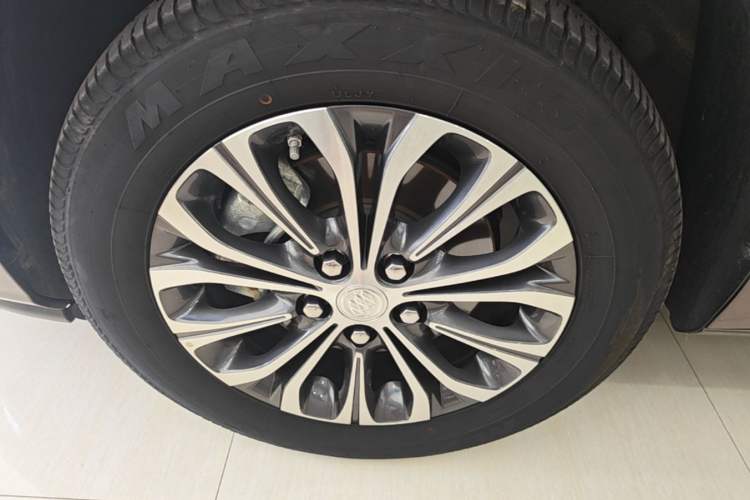 Used Buick GL8 2022 Land Business Class 652T Luxury Model Left Front Wheel Hub