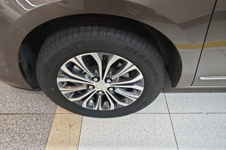 Used Buick GL8 2022 Land Business Class 652T Luxury Model Left Front Wheel Hub