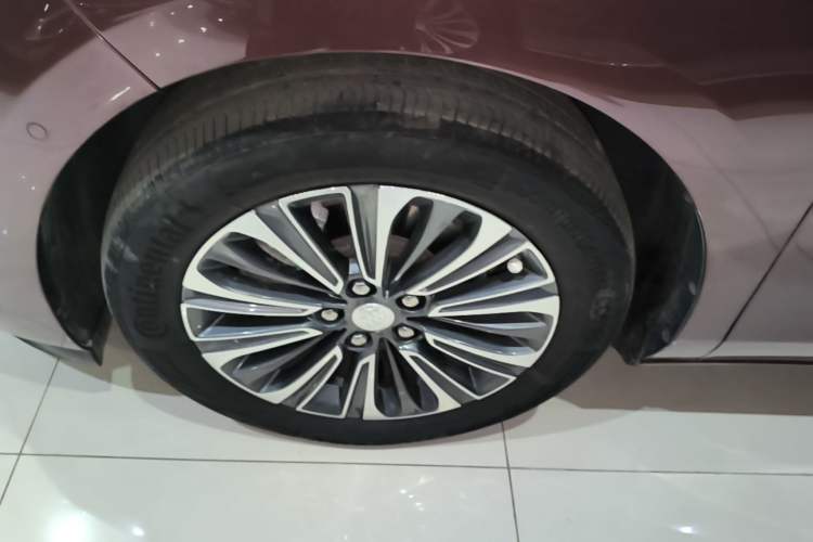 Used Buick GL8 2022 ES Land Cruiser 653T Smart Luxury Model Left Front Wheel Hub