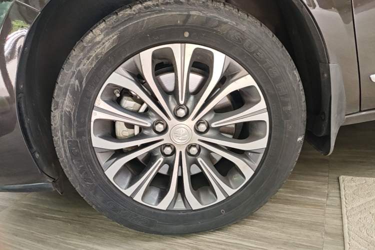 Used Buick GL8 2022 Land Business Class 652T Luxury Model Left Front Wheel Hub