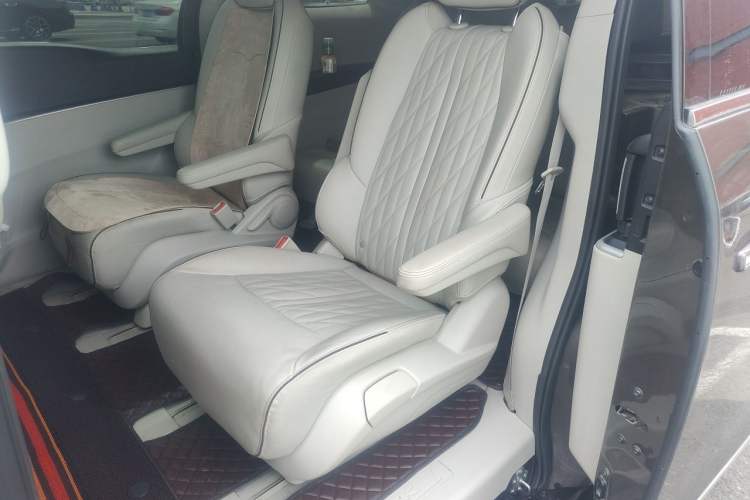 Used Buick GL8 2022 Land Business Class 652T Luxury Model Left Rear Seat