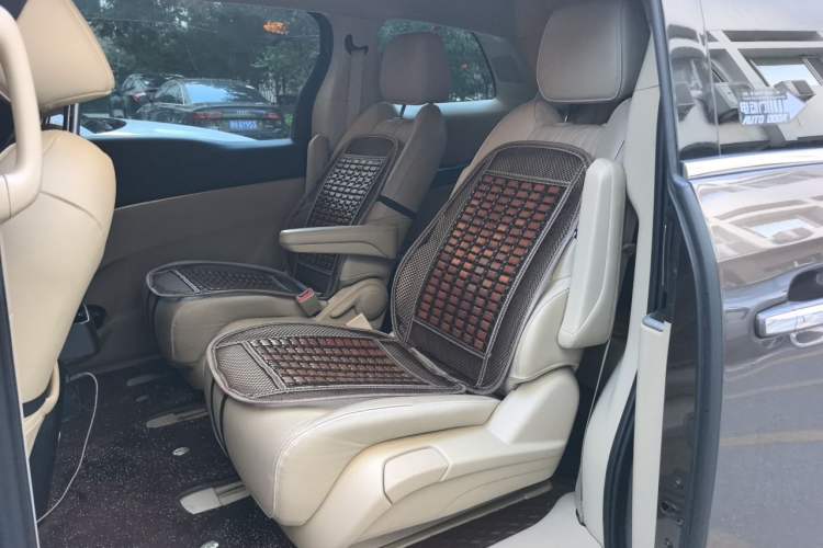 Used Buick GL8 2022 Land Business Class 652T Luxury Model Left Rear Seat