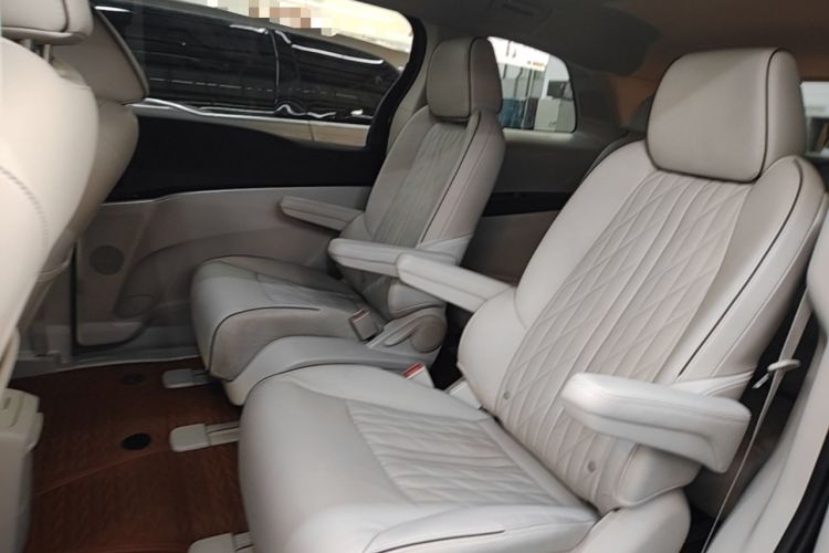 Used Buick GL8 2022 Land Business Class 652T Luxury Model Left Rear Seat