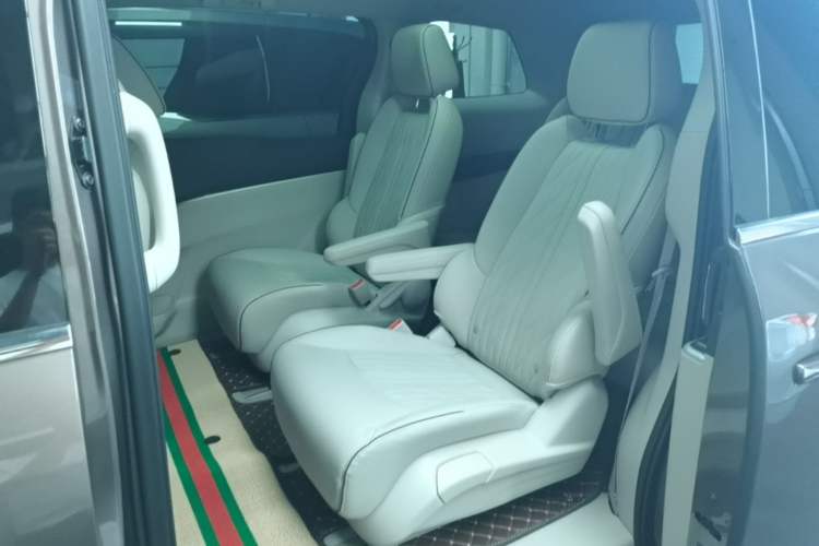 Used Buick GL8 2022 Land Executive Class 652T Prestige Model Left Rear Seat