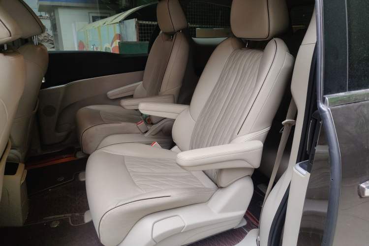 Used Buick GL8 2022 Land Business Class 652T Luxury Model Left Rear Seat