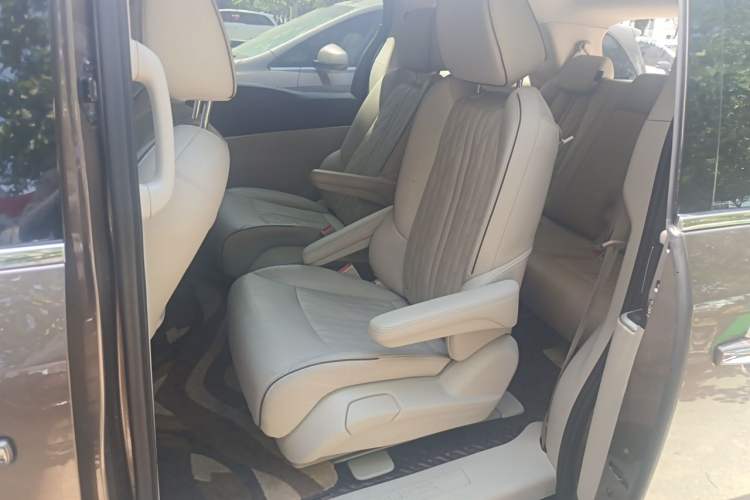Used Buick GL8 2022 Land Business Class 652T Luxury Model Left Rear Seat