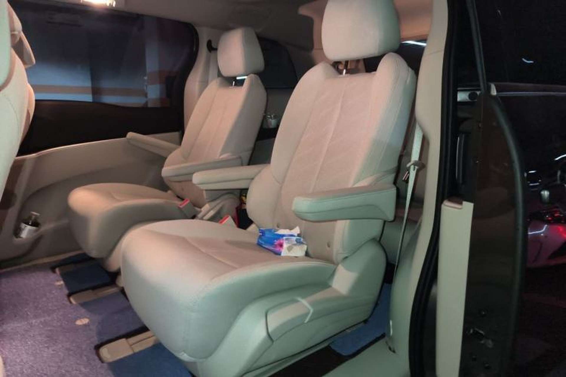 Used Buick GL8 2022 Land Cruiser Executive Class 652T Comfort Model Left Rear Seat