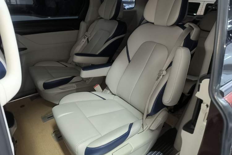 Used Buick GL8 2022 ES Landtrek 653T Comfort Edition Left Rear Seat