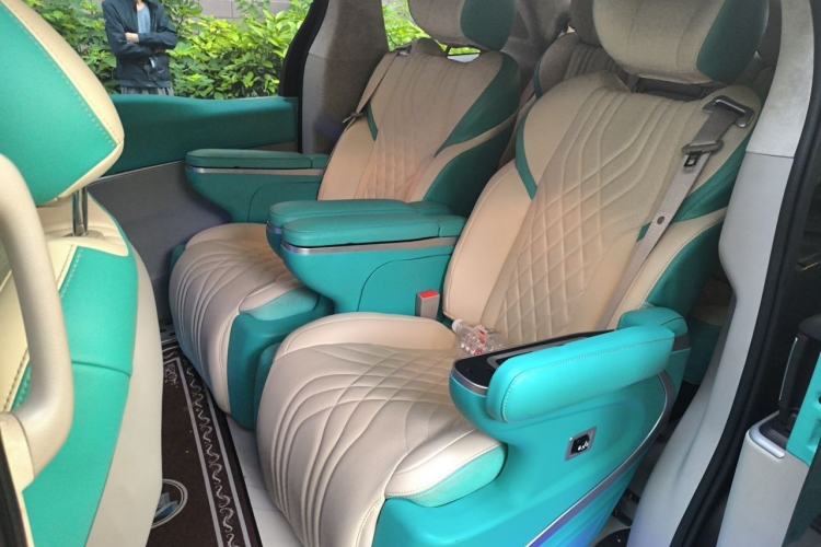 Used Buick GL8 2022 Land Cruiser Executive Class 652T Comfort Model Left Rear Seat