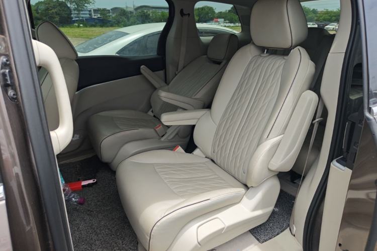 Used Buick GL8 2022 Land Business Class 652T Luxury Model Left Rear Seat