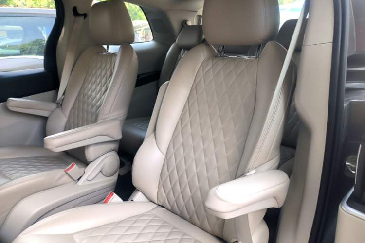 Used Buick GL8 2022 Land Cruiser Executive Class 652T Comfort Model Left Rear Seat