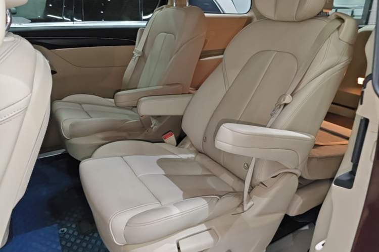 Used Buick GL8 2022 ES Landtrek 653T Luxury Edition Left Rear Seat