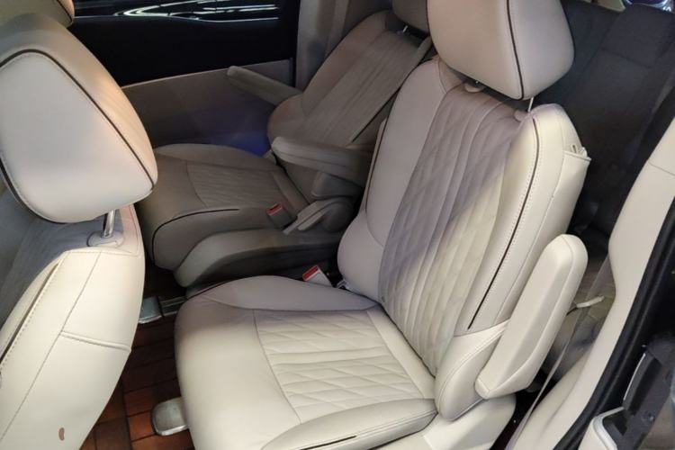 Used Buick GL8 2022 Land Business Class 652T Luxury Model Left Rear Seat