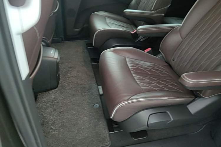Used Buick GL8 2022 Land Business Class 652T Luxury Model Left Rear Seat