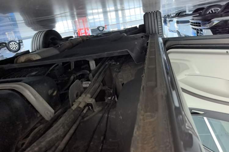 Used Buick GL8 2022 Land Cruiser Executive Class 652T Comfort Model Left Side Sill