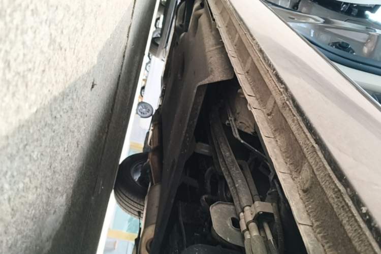 Used Buick GL8 2022 Land Business Class 652T Luxury Model Left Side Sill