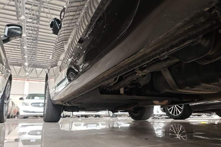 Used Buick GL8 2022 Land Cruiser Executive Class 652T Comfort Model Left Side Sill